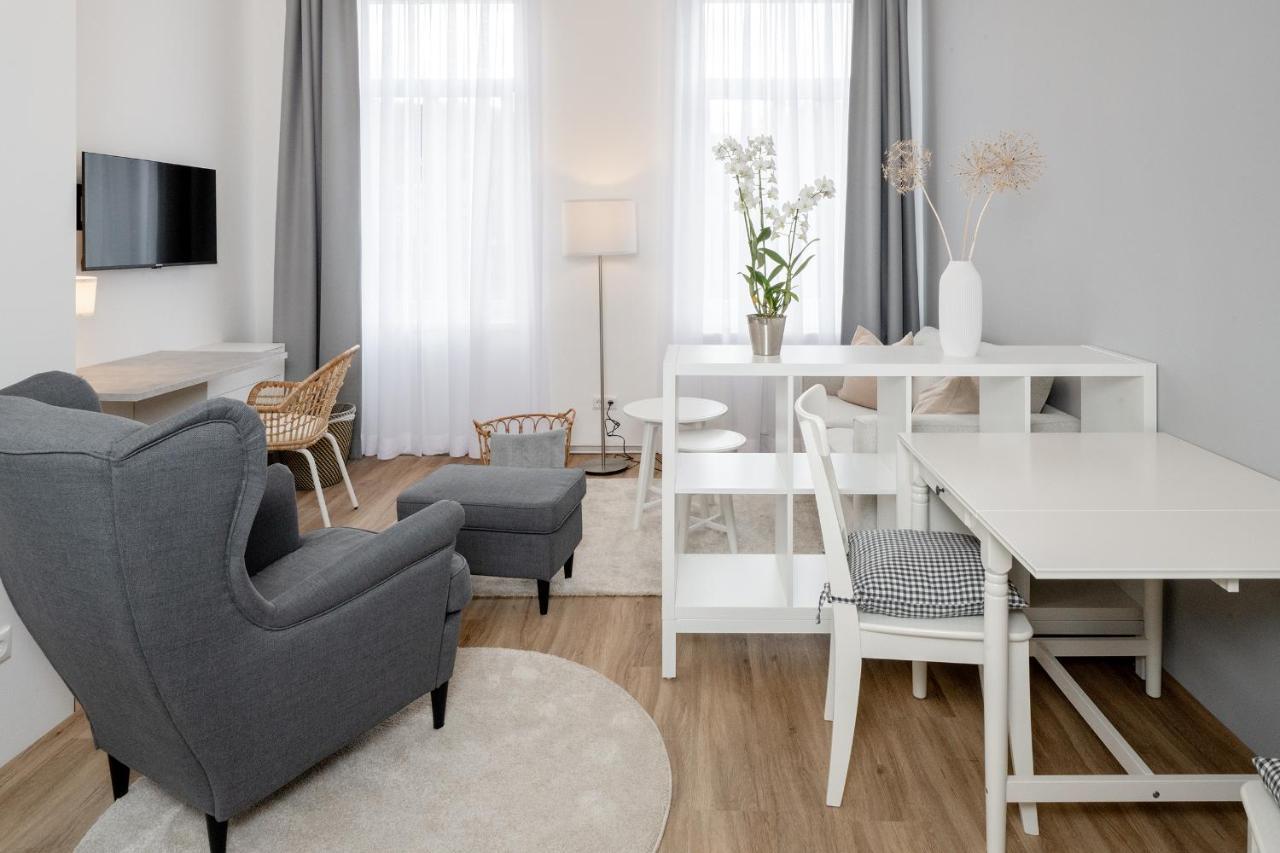 Hotel Markt 5 - Inmitten Der Luebbecker Altstadt, Kostenloser Parkplatz Direkt Am Hotel ลุบเบคเคอ ภายนอก รูปภาพ
